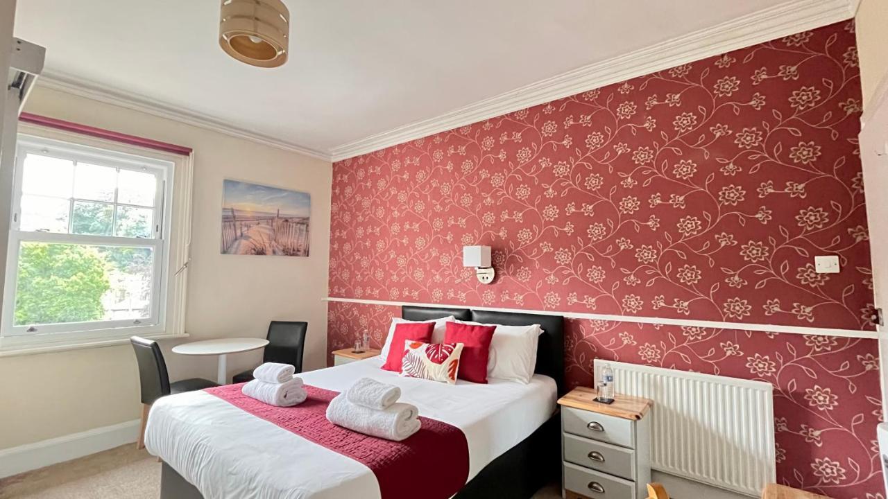 Tusker Lodge (Adults Only) Torquay Bagian luar foto
