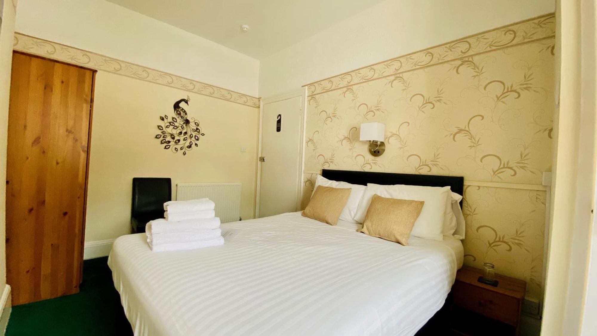 Tusker Lodge (Adults Only) Torquay Bagian luar foto