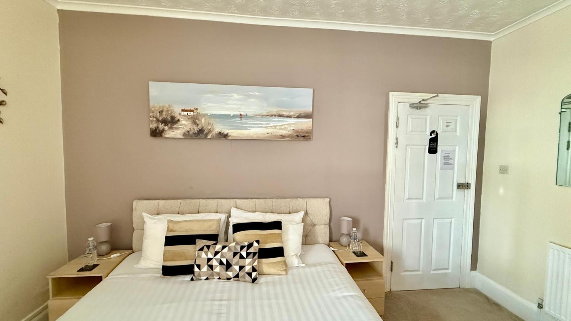 Tusker Lodge (Adults Only) Torquay Bagian luar foto