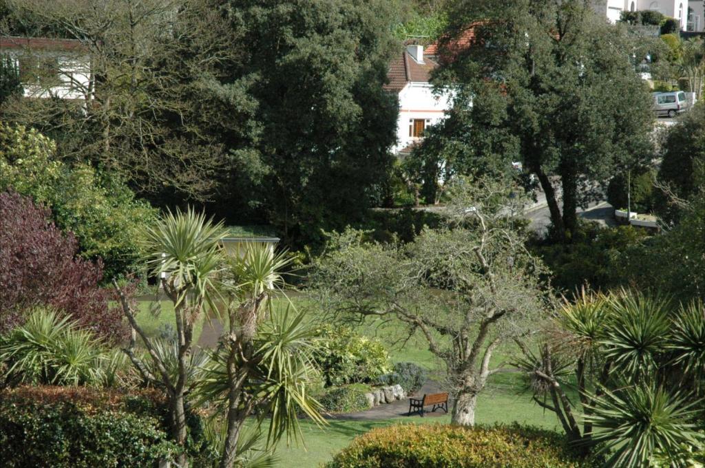Tusker Lodge (Adults Only) Torquay Ruang foto